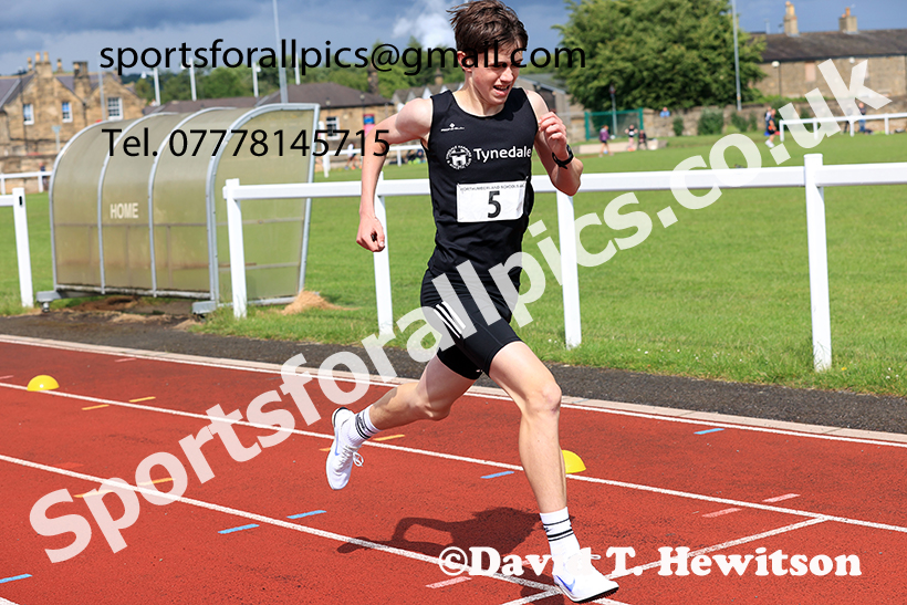 BBoys 1500 metres, 2025 Northumberland Schools Track and Fields, Wentworth, Hexham. Photo: David T. Hewitson/Sports for All Pics